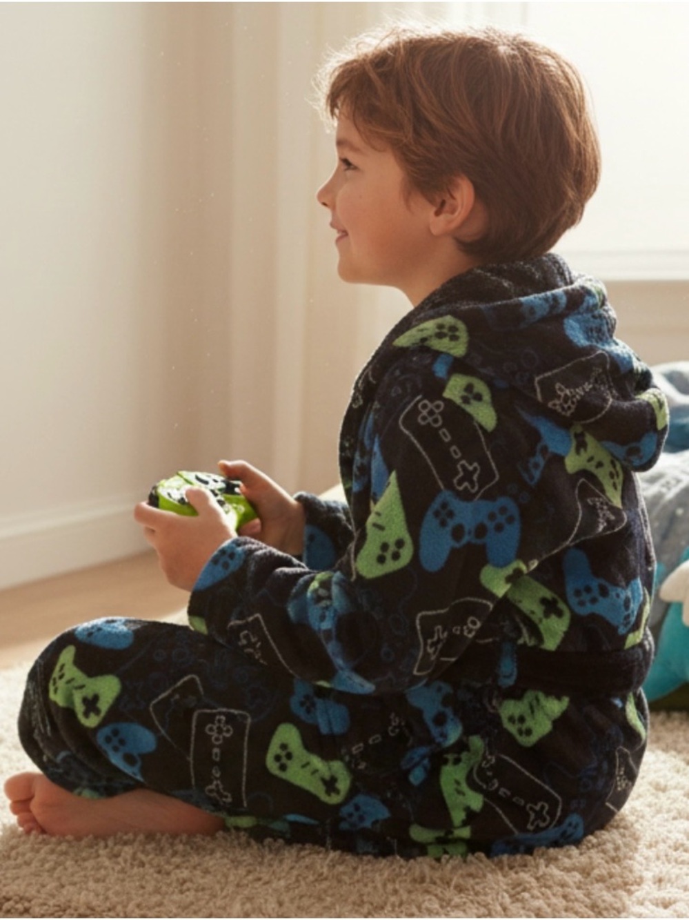 Cuddl Duds Boys Plush Hooded Robe Black/Blue/Green M(8/10)